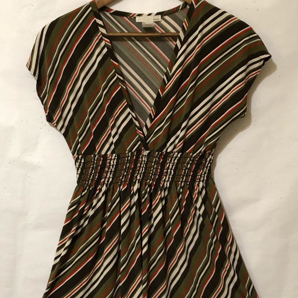 Sirens - Picture 2 of 6